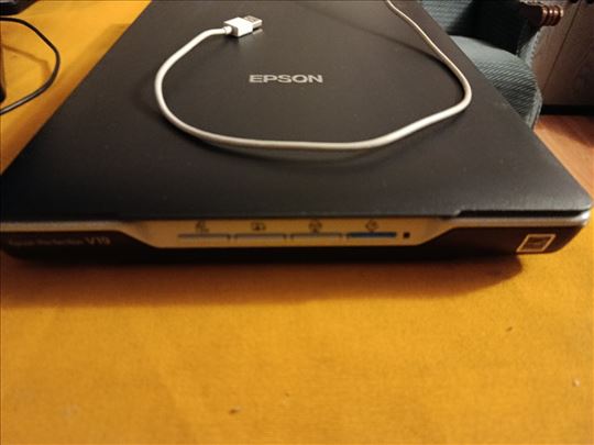 Skener Epson Prefection V19