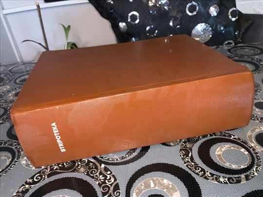 STRIPOTEKA ukoričena extra