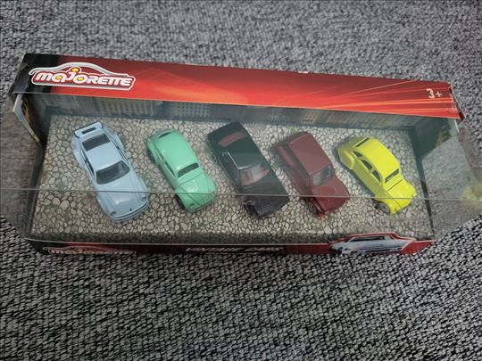 Automobili