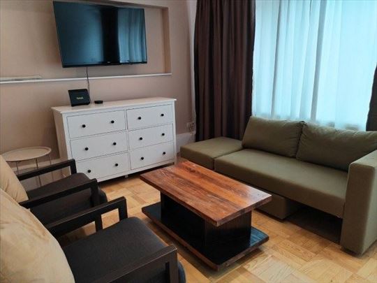 Deli Radivoja, 70m2, trosoban, 2 kupatila, terasa