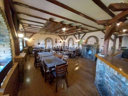 Horgoš, restoran sa apartmanima, 1094m2, može odvo