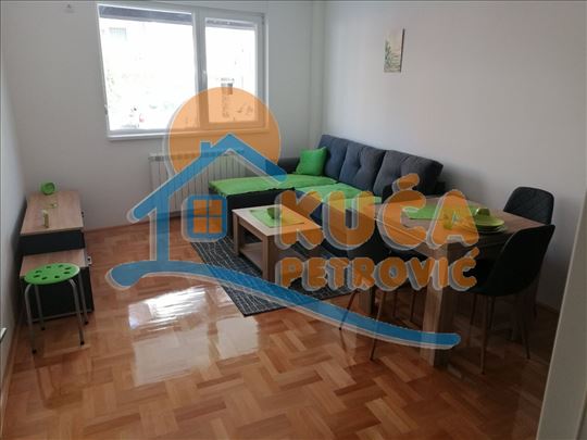 Izdaje se neuseljavan stan na Trošarini, 35m2 u pr