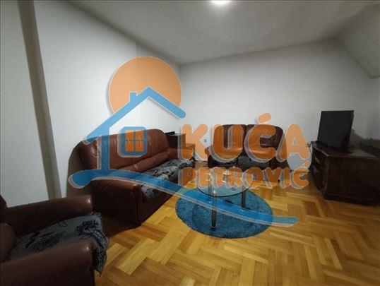 Izdaje se stan na Paliluli