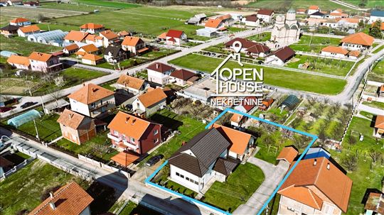 Kuća 168m² + kuća 70m², plac 10 ari, Omladinska, L