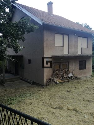 Kuća na 11 ari placa-Avala-Karagačka ID#2013
