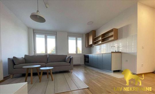 Nov, namesten jednoiposoban stan na Telepu