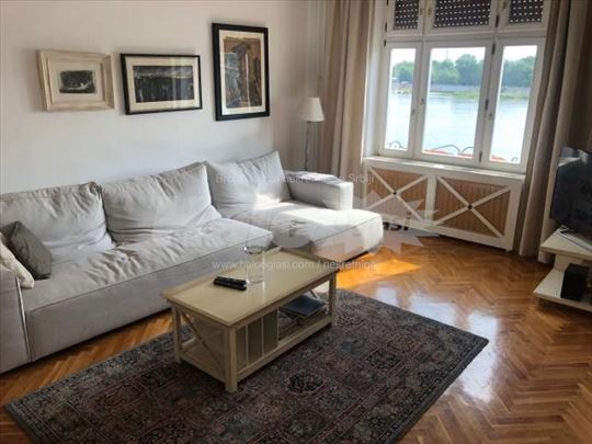 Prostran lux stan na Keju, 116m², pogled na Dunav