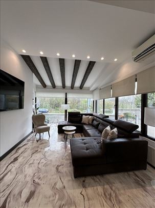 Retko atraktivna kuća sa poslovnim prostorom - Cer