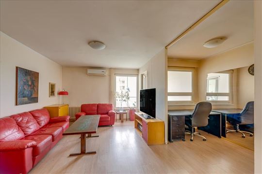 Savršen porodični stan uz Savski kej – 3.5 soban, 