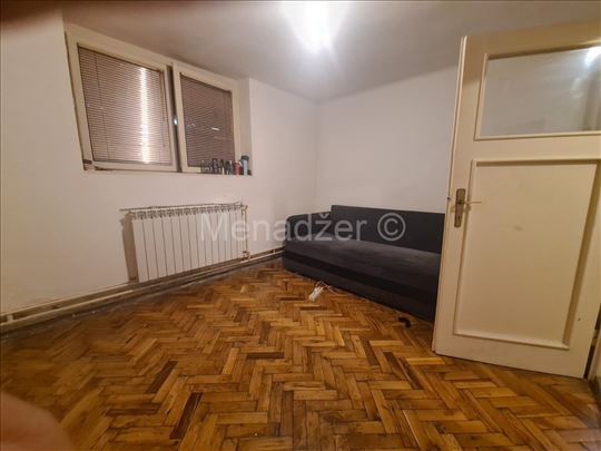 Strogi centar - Pozoriste, 67m2, suteren, uknjizen