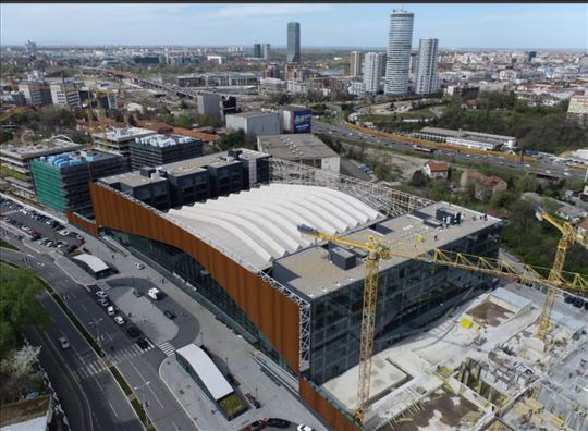 Trosoban stan u izgradnji, blizina Prokopa