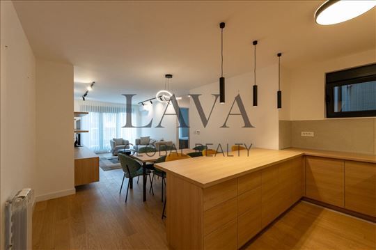 Trosoban stan za izdavanje u novogradnji sa garažo