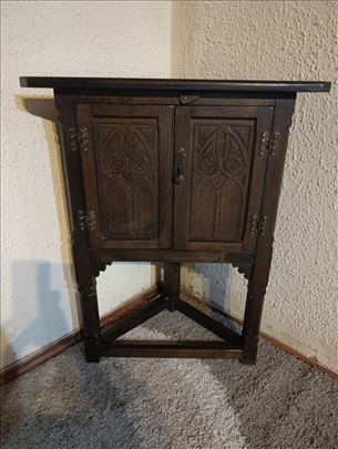 Ugaona duborez komodica 