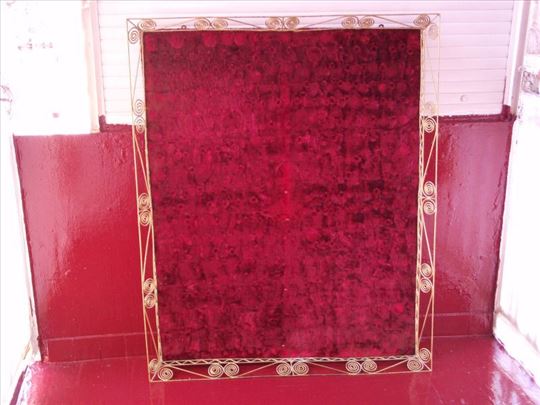 Veliki ram prazan za značke ili priveske