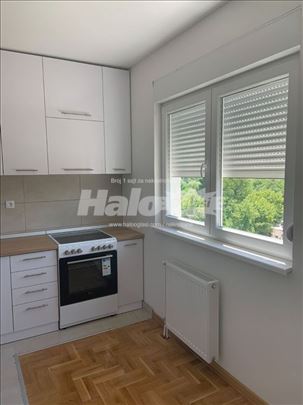 Zarkovo polunamesten dvosoban stan