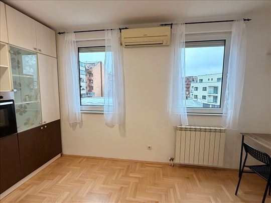 2.0 Miljana Miljanića, 48 T, useljiv, uknjižen