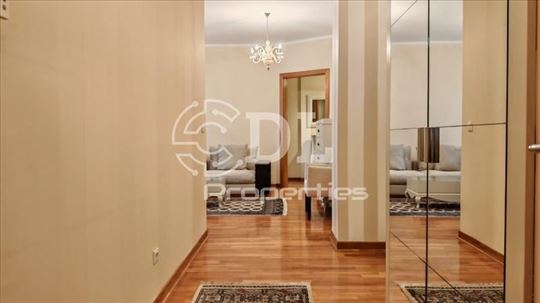 Centar 3.0 stan sa garažom ID#2612