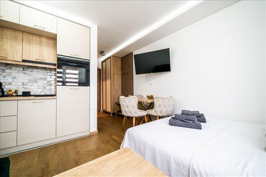 Dve garsonjere u kompletu na prodaju za105000e