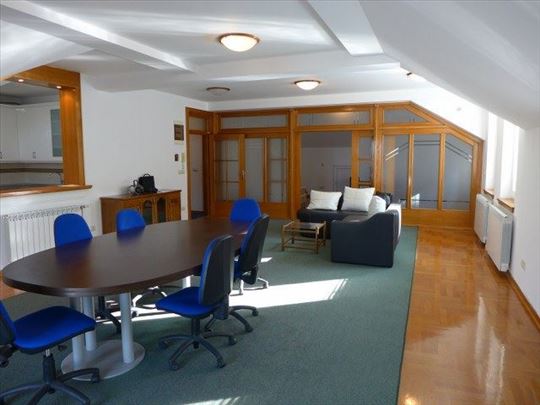 Galenika, 270m2, dva nivoa, parking
