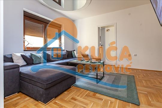 Izdaje se jednoiposoban stan 40m2 na Panteleju u n