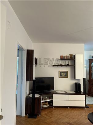 Izdaje se stan u blizini Gradske bolnice !