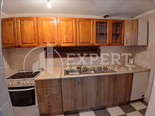 Izdaje se stan u Durlanu