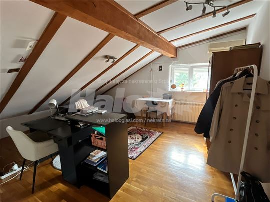 Izdajem lux stan na Vračaru ,potkrovlje za par 