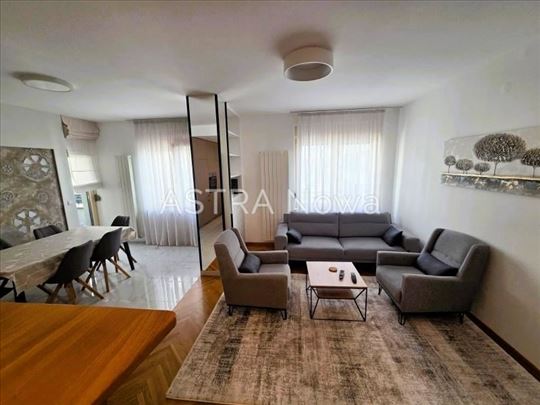 Lux 4.0 stan sa dva parkinga-Novo