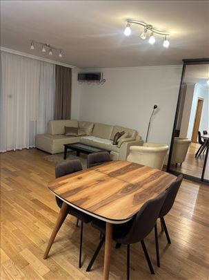 Nov, namesten dvosoban stan, Centar - Bulevar