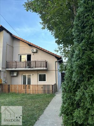 Odličan trosoban stan u mirnom delu Petrovaradina