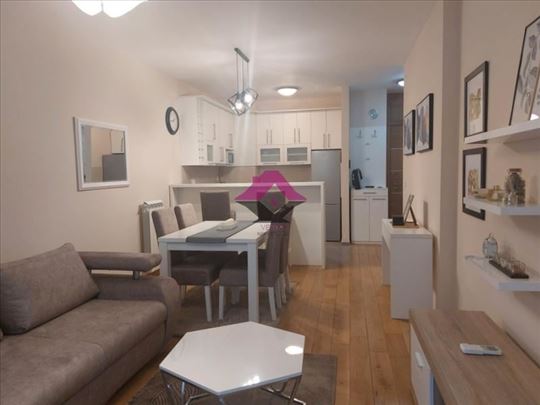 Central Garden 2.0, 53m2 lux stan sa garažnim mest