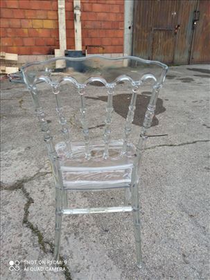 Prodajem nove plastične stolice 