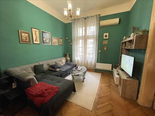 Savski Venac, Centar, Resavska, salonac sa parking