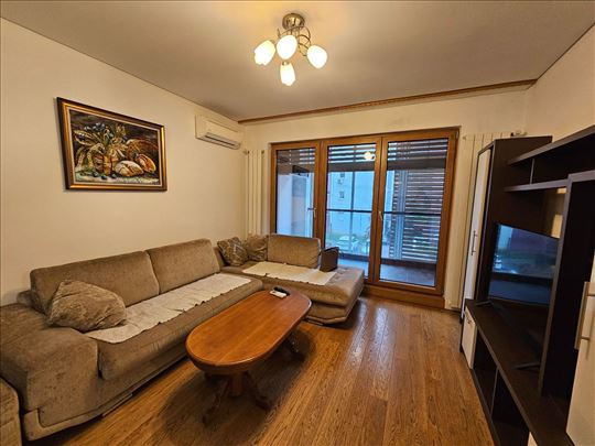 Sun city zgrada u bloku 63, garazno mesto