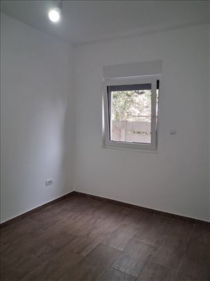 Surcin Centar Odmah useljiv