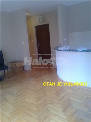 T.C. Stadion , troiposoban stan Mirče Aceva Voždov