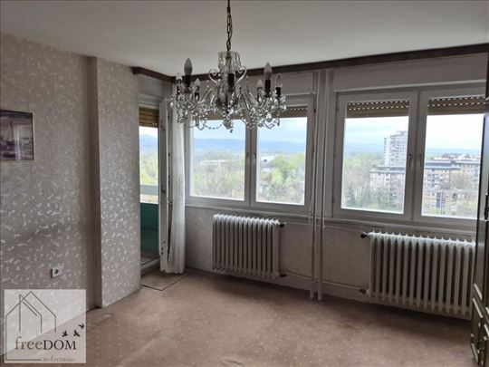 Trosoban stan na odličnoj lokaciji