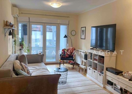 U blizini Vukovog spomenika, Stjepana Ljubiše (ID: