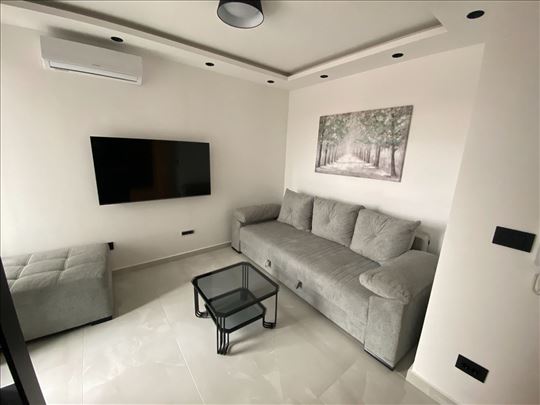 Ugrinovacka, uknizen, namesten 1.5, 41m2, terasa