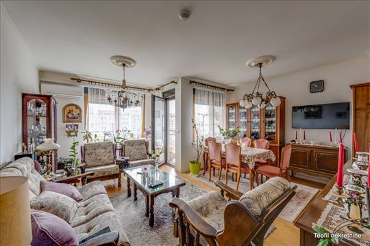 Zelena Avenija 81(2L) pametna zgrada, dvostran, 