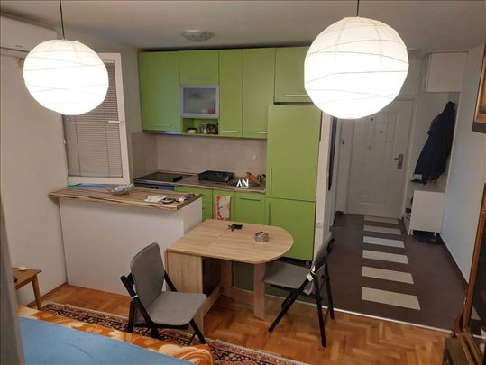 Zvezdara, Mirijevo, Vitezova Karađorđeve zvezde, 3