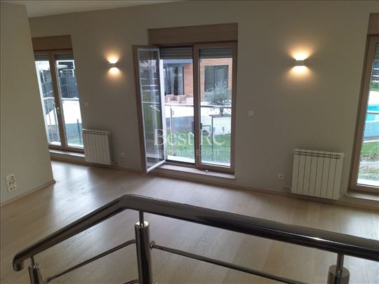 Beli dvor, stan ili poslovni prostor