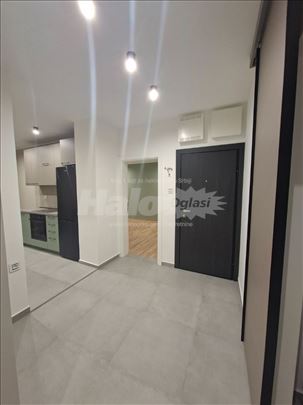 Centar/Kej 2 soban neuseljavan, sve novo