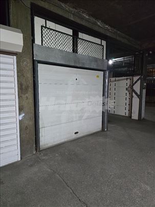 Garaẓ̌a Njegoševa, Kalenić, Rolo vrata na 