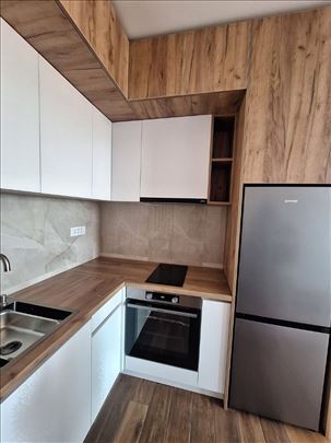 Izdaje se lux garsonjera 29 mkv na Bagdali