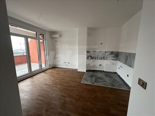 Izdajem nov prazan stan u Kragujevcu (Zelena oaza)