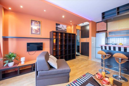 Južni bulevar, namešten, 2,0