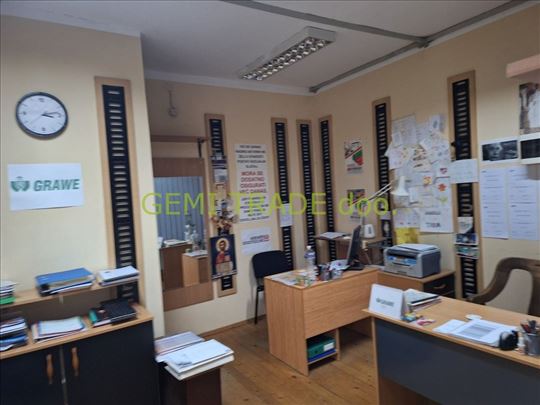 Kancelarija u Prvomajskoj, opremljena