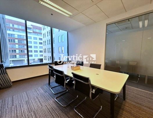 Kancelarije u poslovnoj zgradi na Novom Beogradu 