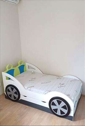 Komplet dečijeg nameštaja od medijapana